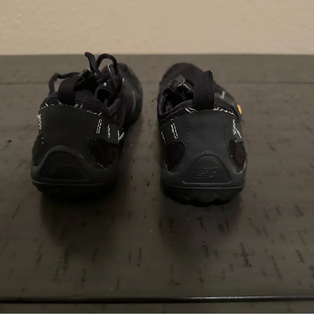 New Balance Minimus Men’s Black Trail Shoes - Picture 5 of 7